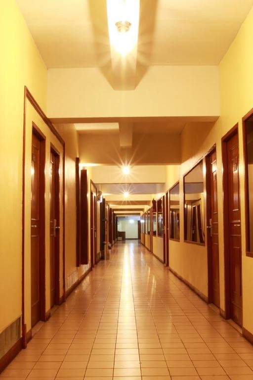 Pradipat Hotel Bangkok Exterior foto