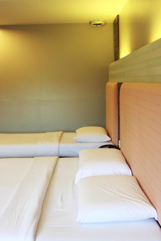 Pradipat Hotel Bangkok Zimmer foto